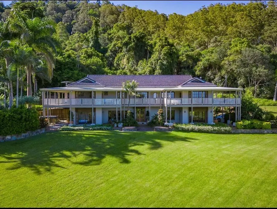 Holiday home The Golden Whistler Montville